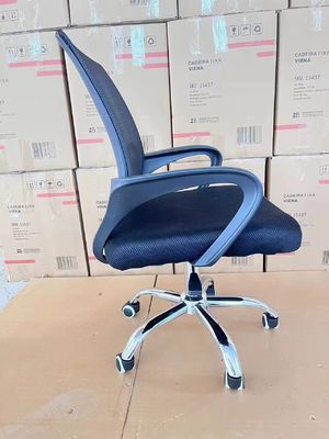 Mesh Silver Base 근대적 인 Ergonomic 회전 사무실 의자 업무 효율성을 향상시키기 위해