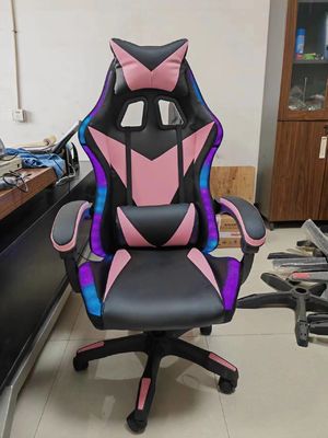 빛과 스피커가 있는 RGB 게임 의자 PU 가죽 마사지 컴퓨터 게임 의자